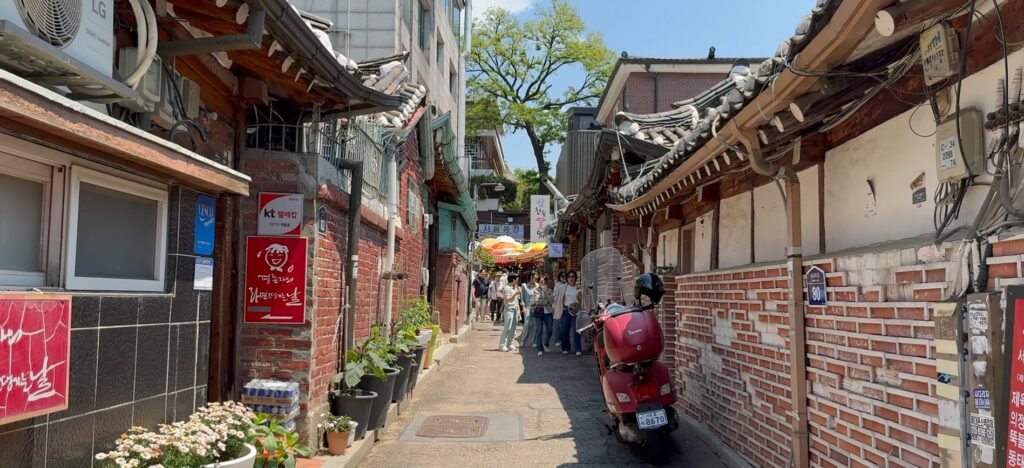 bukchon hanok village bukchon hanok village